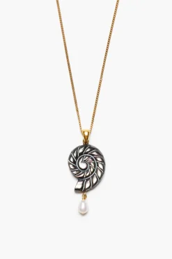 Nautilus Pendant Necklace Black MOP